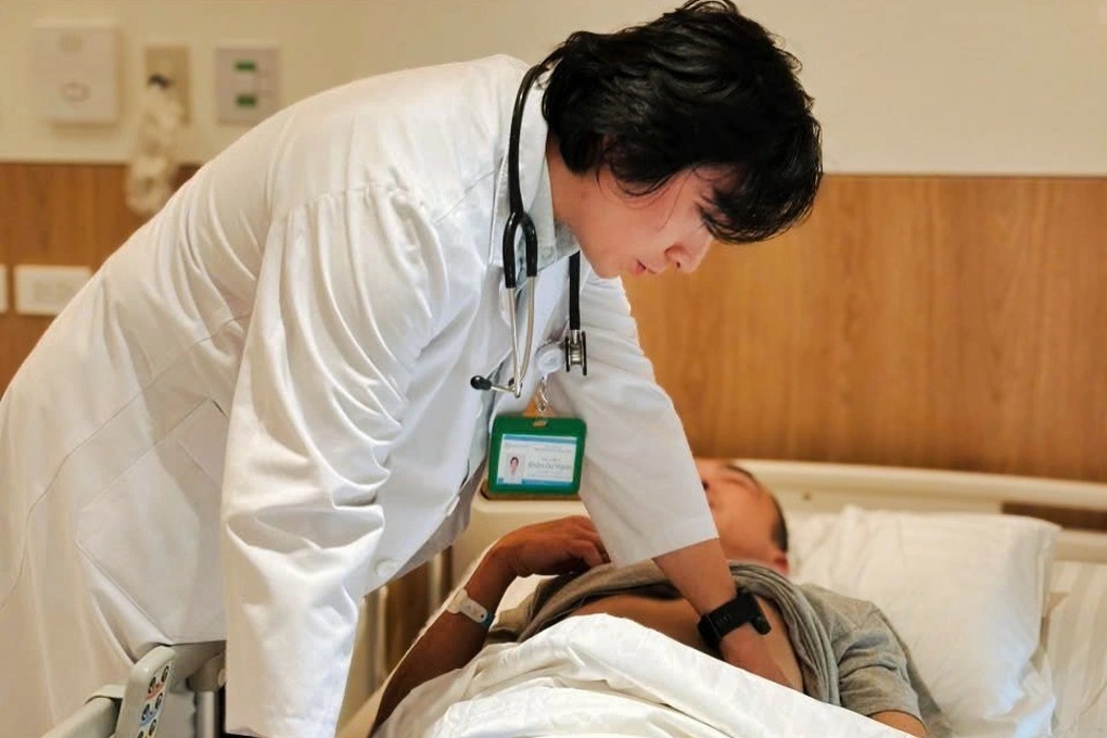 Người đàn ông đột quỵ sau cuộc nhậu đầu năm, gặp nguy vì nhầm với say rượu - 1