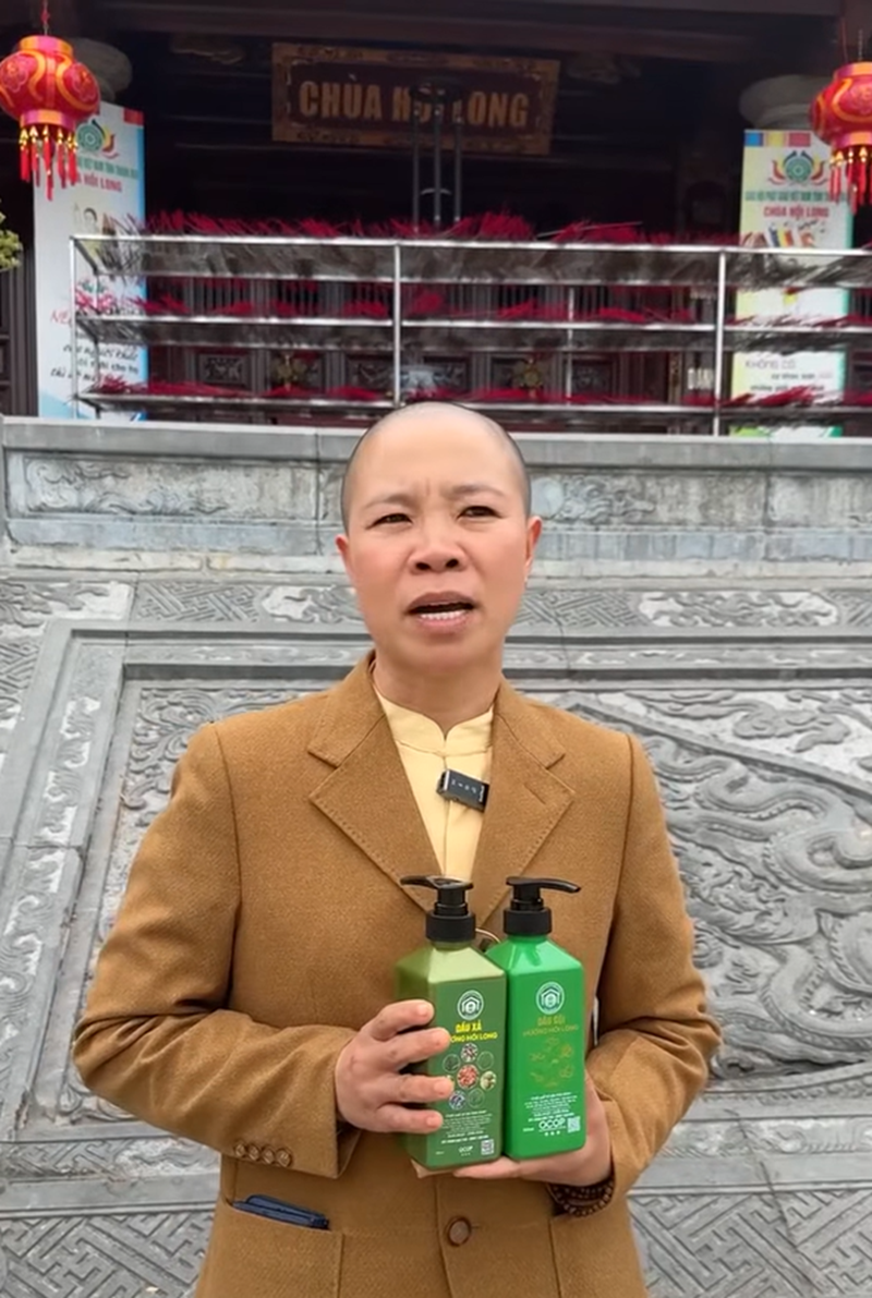 Nguoi me cua hang chuc dua tre mo coi o