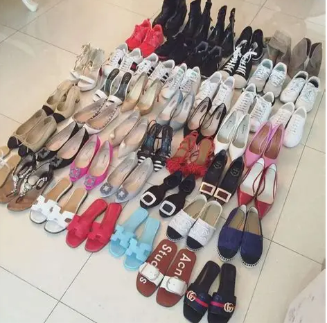 Người phụ nữ mua sỉ 500 đôi giày qua livestream, thanh toán toàn bộ nhưng nhận về 90 sản phẩm kém chất lượng: Ai chịu trách nhiệm?- Ảnh 1.