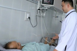 Người đàn ông 57 tuổi ngưng tim 90 phút may mắn được cứu sống, bác sĩ khuyên nên thường xuyên làm việc này để phòng bệnh