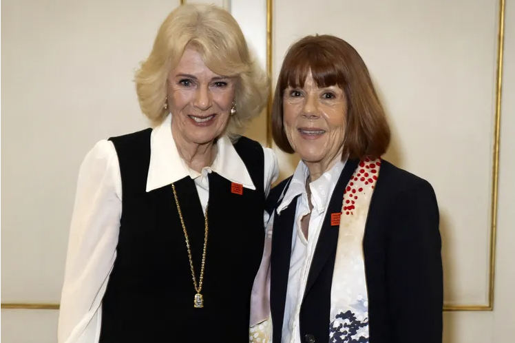 Người phụ nữ từng bị chồng chuốc thuốc và rủ 50 người lạ đến xâm hại hiện tại ra sao sau phiên tòa chấn động toàn cầu?- Ảnh 1.