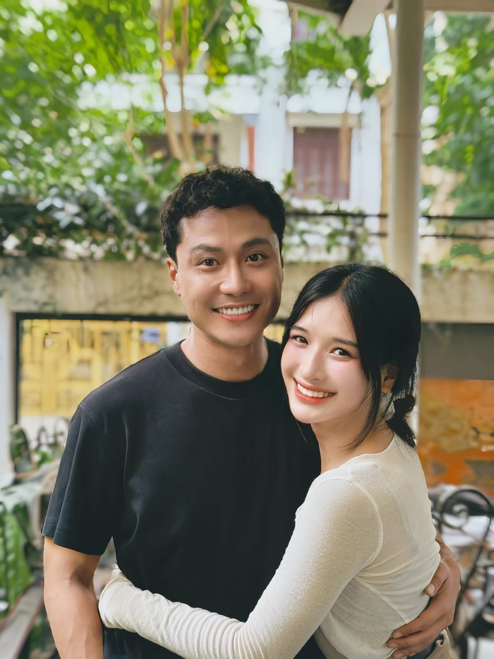 Nguoi tinh xinh dep kem 9 tuoi cua Thanh Son