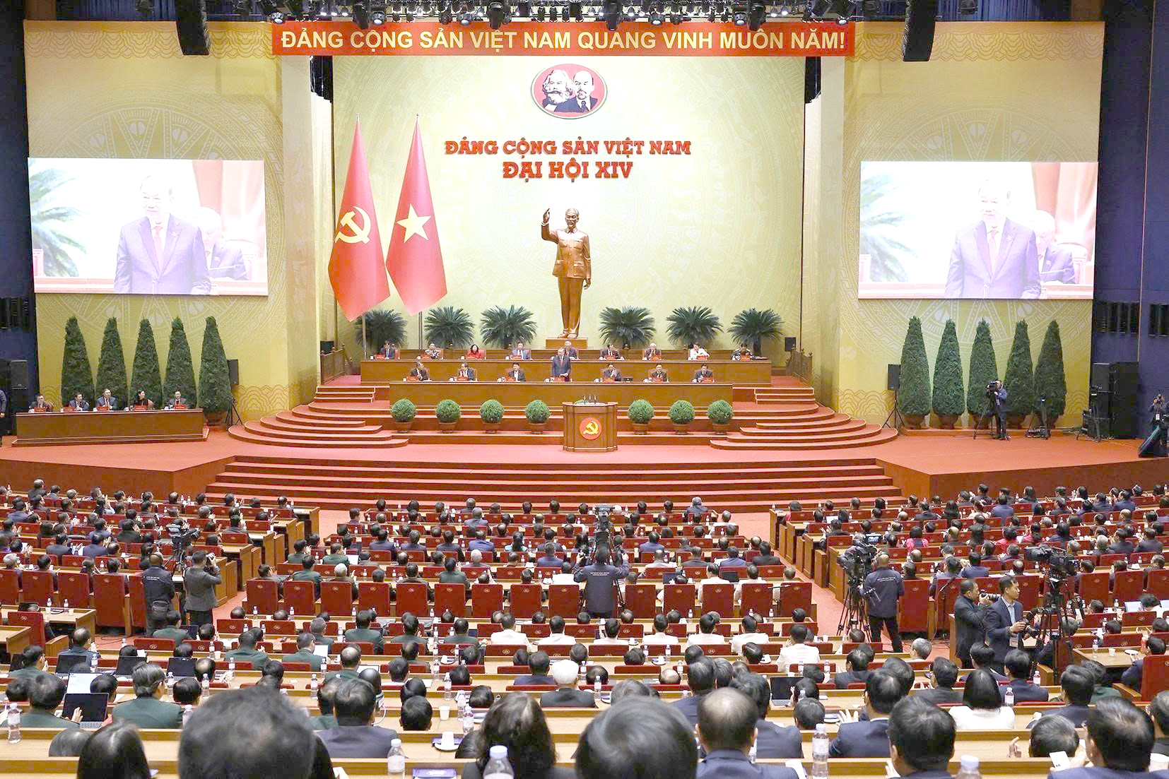 Đại hội XIV: Ngưỡng cửa tới mục tiêu 100 năm phát triển bền vững - Ảnh 2.