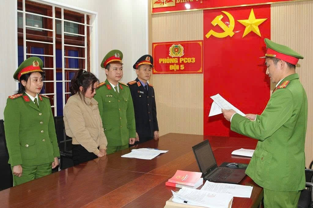 Triệt phá đường dây sản xuất hơn 60.000 lít giấm giả từ axit công nghiệp: Nguy cơ khôn lường cho sức khỏe người tiêu dùng- Ảnh 1.