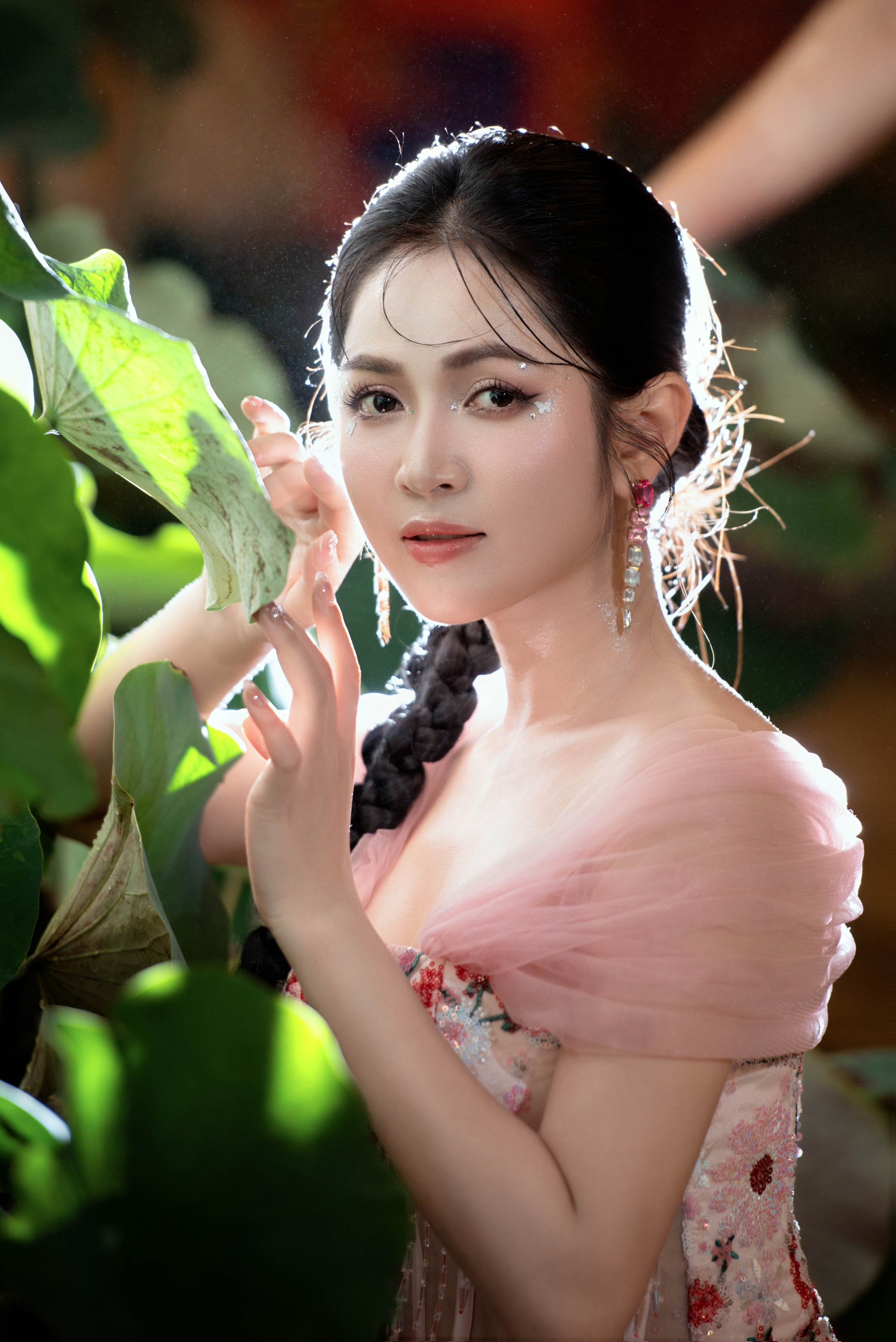 Nguyễn Duyên Quỳnh đón tết đặc biệt sau ‘cơn sốt’ của ‘Viết tiếp câu chuyện hòa bình’- Ảnh 1.