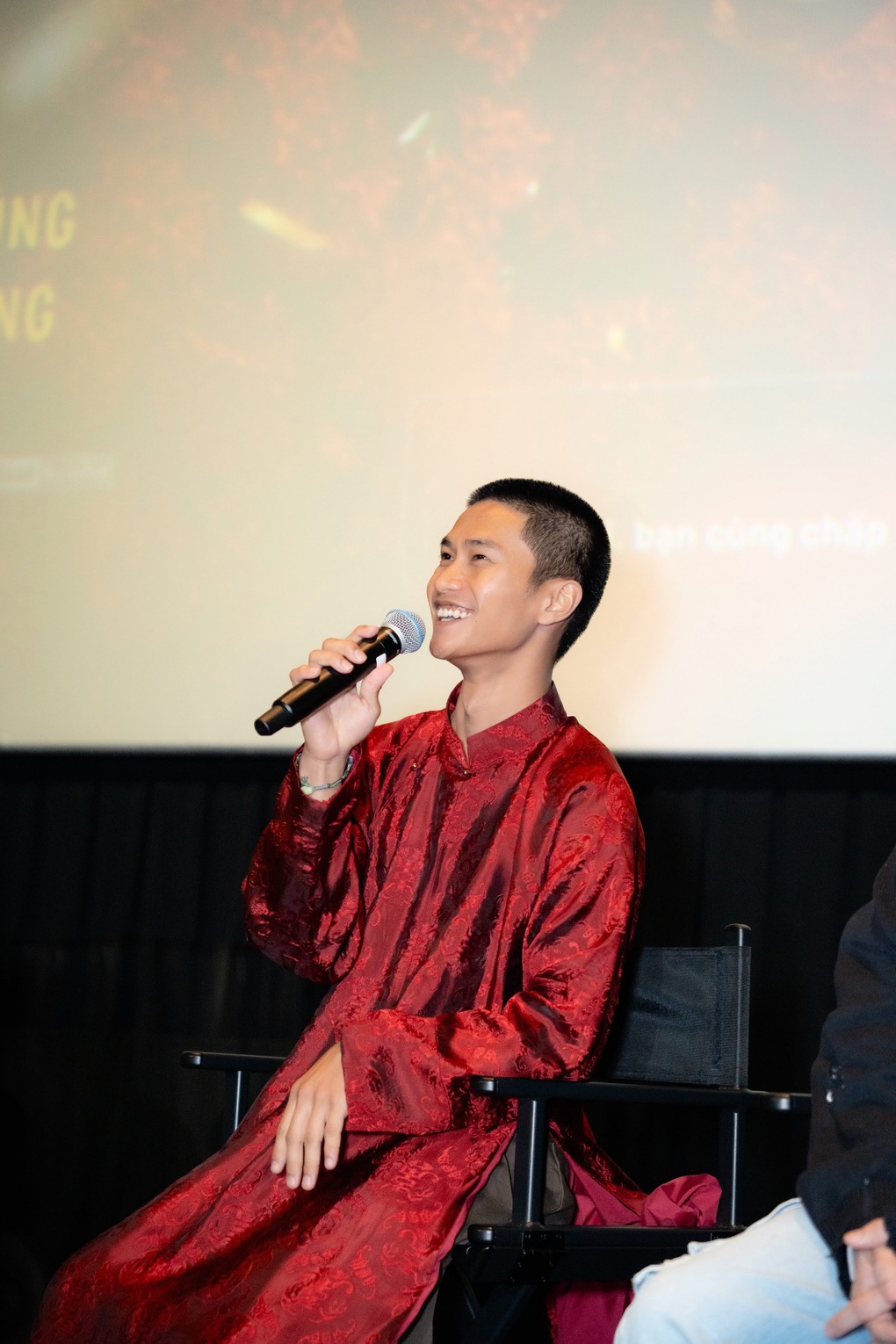 Nguyễn Hùng kể chuyện trượt vai nam chính sau thành công của Mưa đỏ - 1