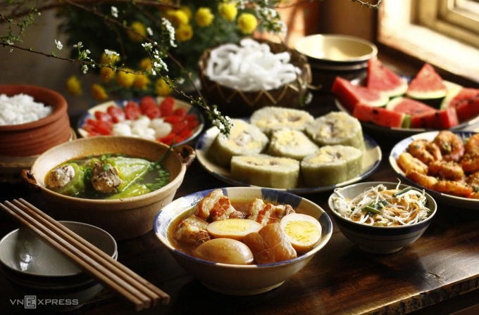 Các món ăn ngày Tết nhiều chất bột đường dễ làm tăng đường huyết. Ảnh: Bùi Thủy