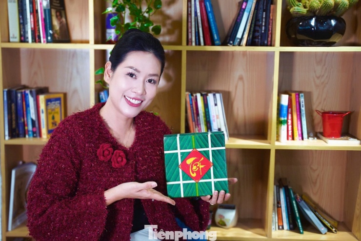 Sau hơn một thập kỷ vắng bóng trên màn ảnh, diễn viên Hà Hương cho biết cô trở lại nghệ thuật bằng tâm thế thận trọng, coi mỗi vai diễn là cơ duyên và không đặt nặng áp lực doanh thu hay sự cạnh tranh của thị trường. Ảnh: Đức Nguyễn.