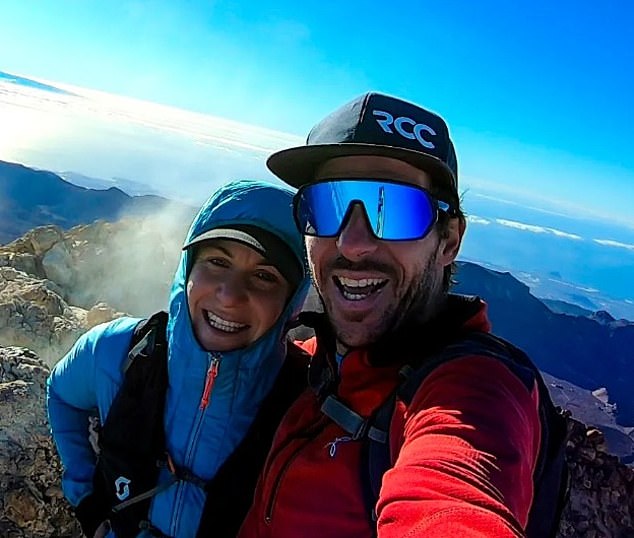 Nhà leo núi bị kết tội ngộ sát khi bỏ mặc bạn gái chết trên núi tuyết lúc 2h sáng- Ảnh 1.