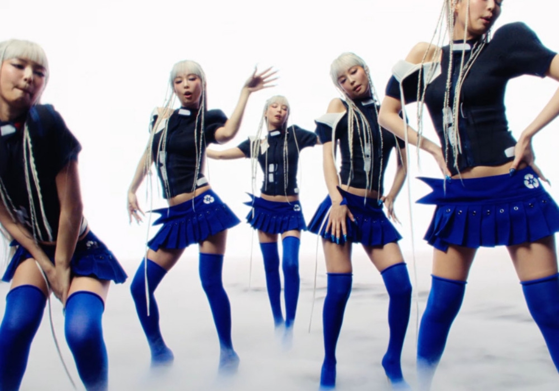 Nhóm nhạc nữ hàng đầu thế giới Blackpink ưu ái thời trang Việt đến mức nào? - 8 Nhóm nhạc nữ hàng đầu thế giới Blackpink ưu ái thời trang Việt đến mức nào? - 8