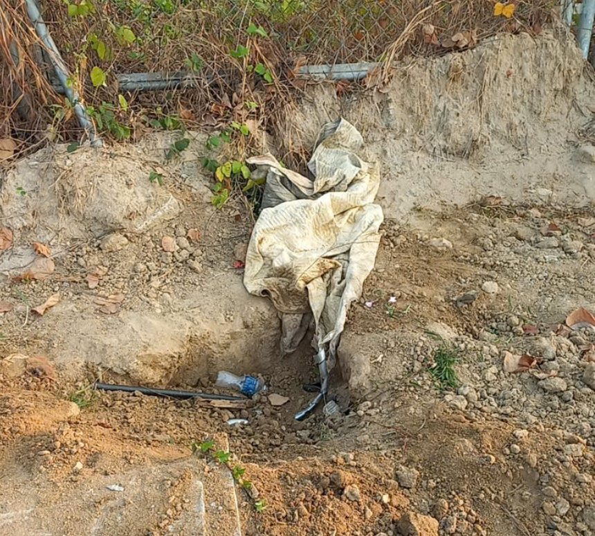 Nhức nhối mất cắp thiết bị điện trên cao tốc Phan Thiết - Dầu Giây 1 Nhức nhối mất cắp thiết bị điện trên cao tốc Phan Thiết - Dầu Giây - Ảnh 1.