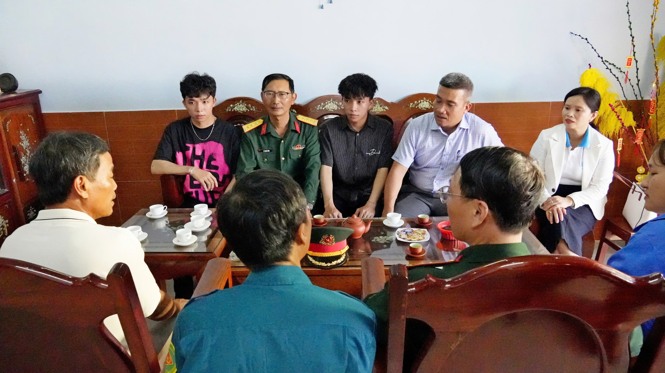 Nhiều cặp anh em song sinh tình nguyện nhập ngũ - Ảnh 1.