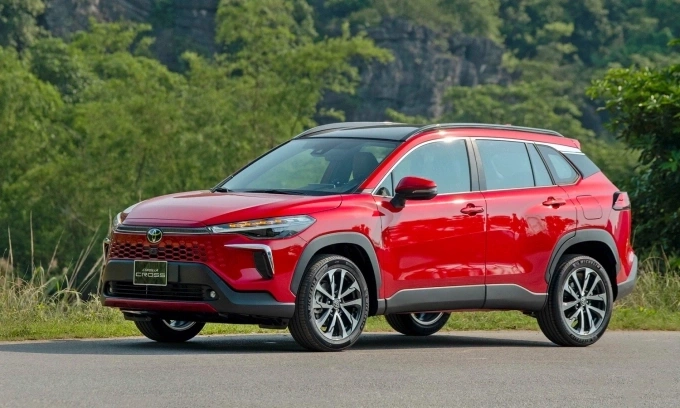 Corolla Cross hybrid lăn bánh tại Việt Nam. Ảnh: TMV