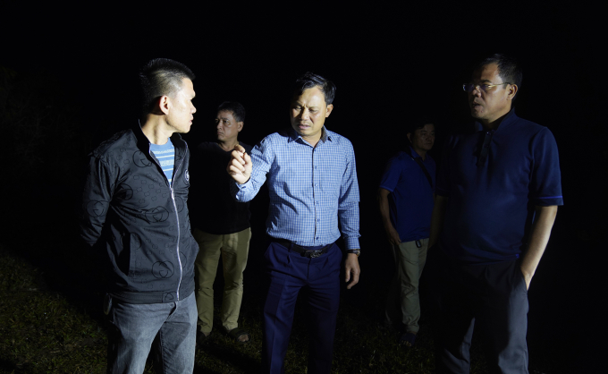 Cục trưởng, Phó cục trưởng Cảnh sát hình sự chỉ đạo tại hiện trường khi bắt được Ân. Ảnh: Công an cung cấp