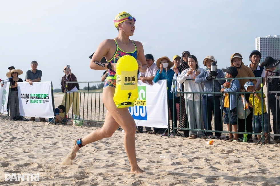 Những nữ VĐV tài năng, xinh đẹp ở giải đấu hấp dẫn Aqua Warriors - 1