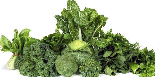 Những thực phẩm giúp gan phục hồi tự nhiên 3 Các loại rau lá xanh giàu diệp lục, hỗ trợ trung hòa độc tố, giảm gánh nặng cho gan.