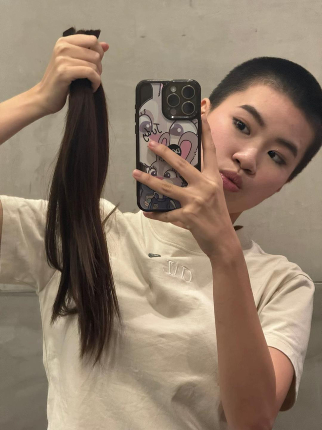 Nữ chính Thỏ Ơi!! bị khui lại quá khứ cạo đầu gây sốc, chỉ xem Trấn Thành là ngoại lệ?- Ảnh 5. Nữ chính Thỏ Ơi!! bị khui lại quá khứ cạo đầu gây sốc, chỉ xem Trấn Thành là ngoại lệ?- Ảnh 5.