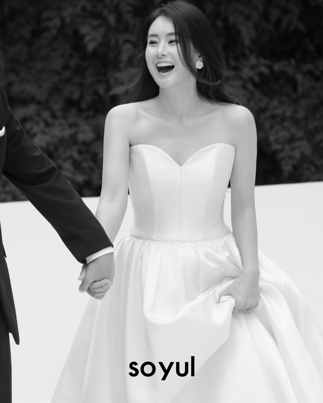 Nữ diễn viên ly hôn chồng tỷ phú, bất ngờ với gia thế hôn phu mới- Ảnh 4. Nữ diễn viên ly hôn chồng tỷ phú, bất ngờ với gia thế hôn phu mới- Ảnh 4.