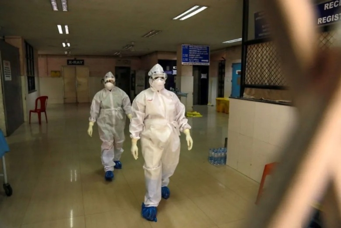 Nhân viên y tế Ấn Độ nhiễm virus Nipah tử vong