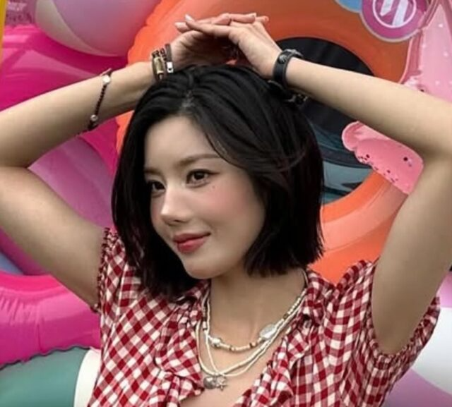 Nữ thần Waterbomb che mũi vì Nữ thần Waterbomb che mũi vì