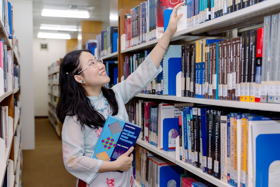 Nữ tiến sĩ “đi đến đâu rinh giải tới đó” - 1