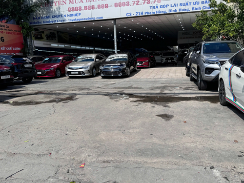 Ô tô cũ hút khách dịp Tết - Ảnh 1.