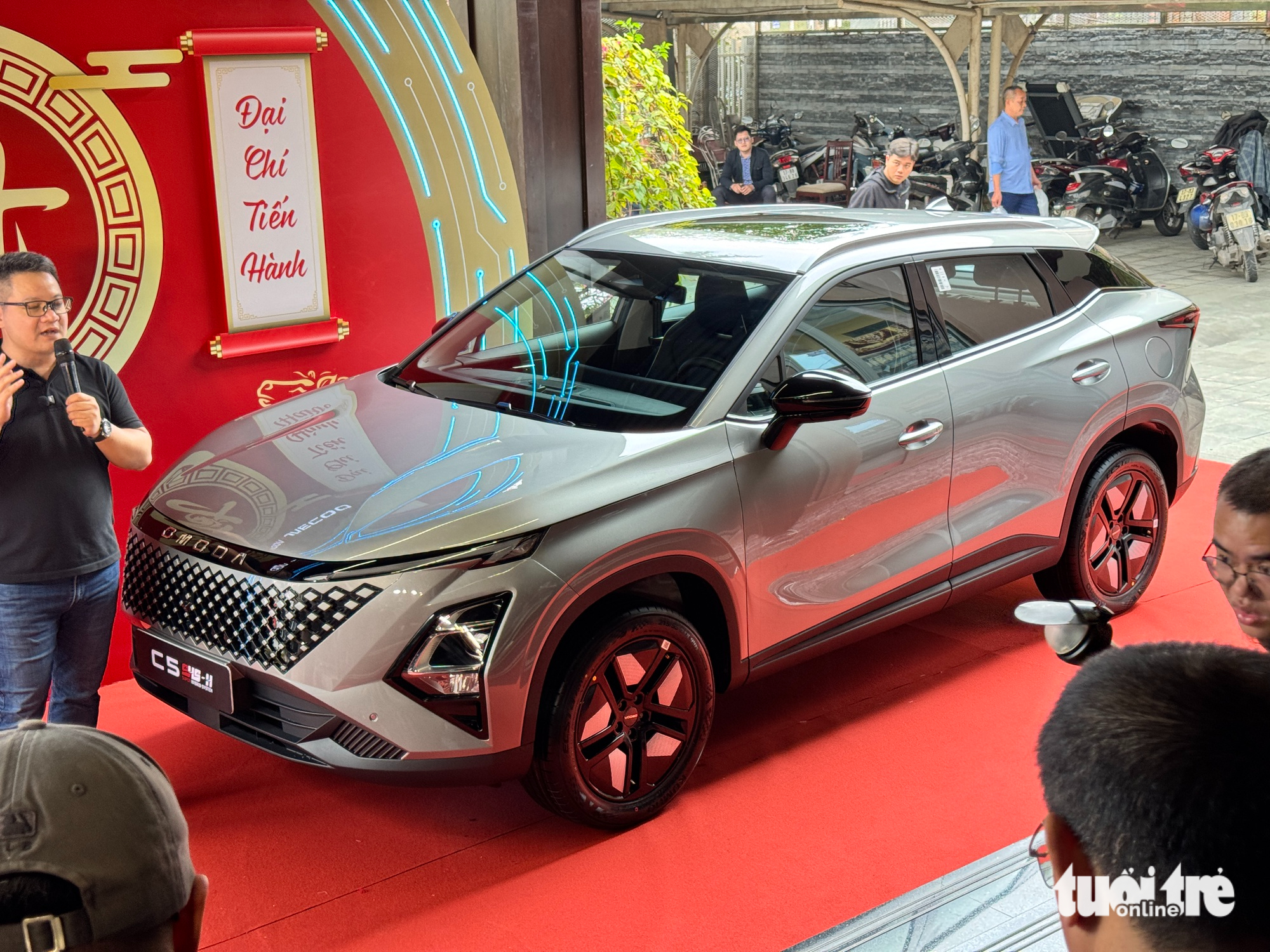 Omoda C5 hybrid bất ngờ đến Việt Nam đấu Corolla Cross, HR-V, mở bán từ tháng 4 - Ảnh 1.