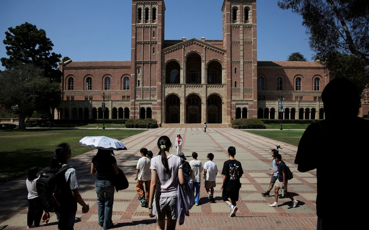 Ông Trump đòi Harvard bồi thường 1 tỉ USD - Ảnh 3.