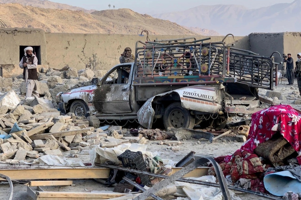 Pakistan, Afghanistan đụng độ, hơn 300 người thiệt mạng - 1