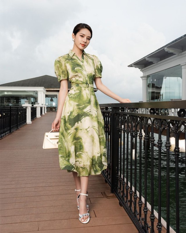 Phá vỡ giới hạn với trang phục loang màu, tạo sắc thái đầy ngẫu hứng- Ảnh 1.