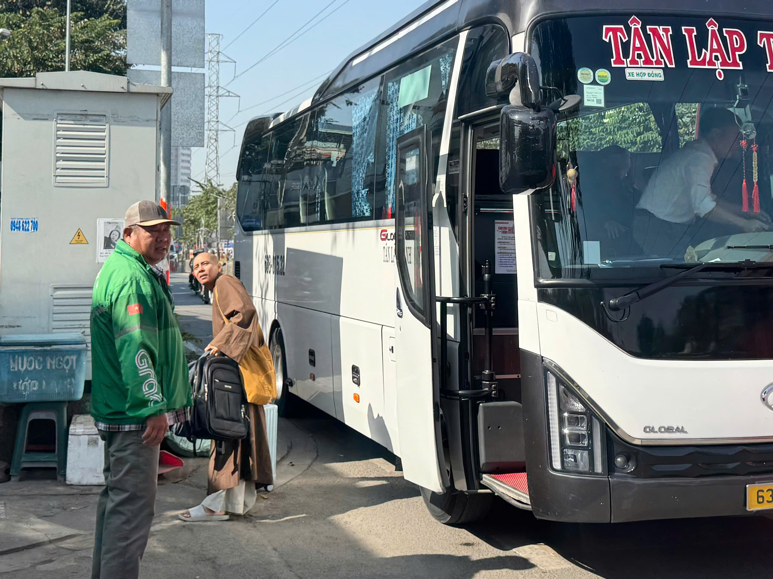 Xe ôm và 'bão' xe công nghệ ở TP.HCM: Phận đời cố giữ 'cần câu cuối'- Ảnh 1.