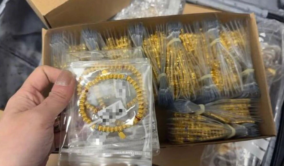 Phát hiện 12kg vàng trị giá hơn 75 tỷ đồng nằm chơ vơ dưới gầm giường trong toa tàu- Ảnh 2.