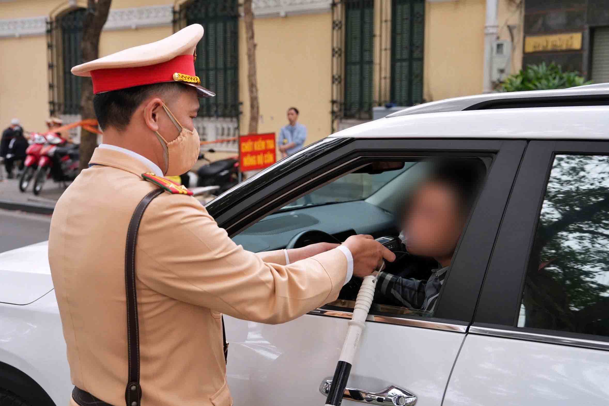 Phạt thẳng tay để chấm dứt tình trạng 'ma men' cầm lái- Ảnh 1.