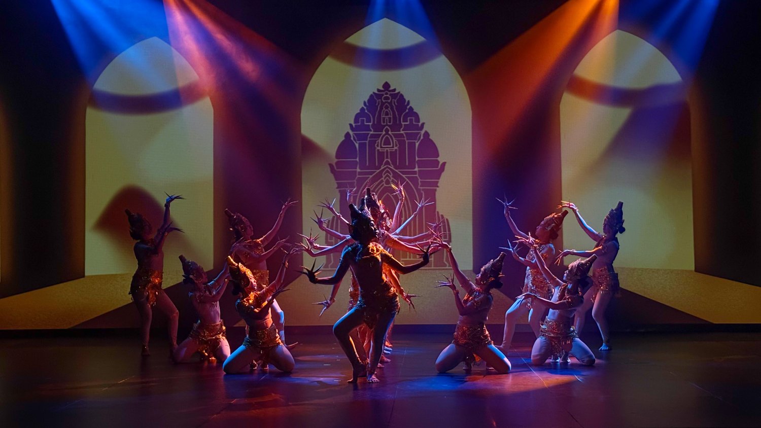 Phiên bản mới của The Heritage show - Ảnh 2.