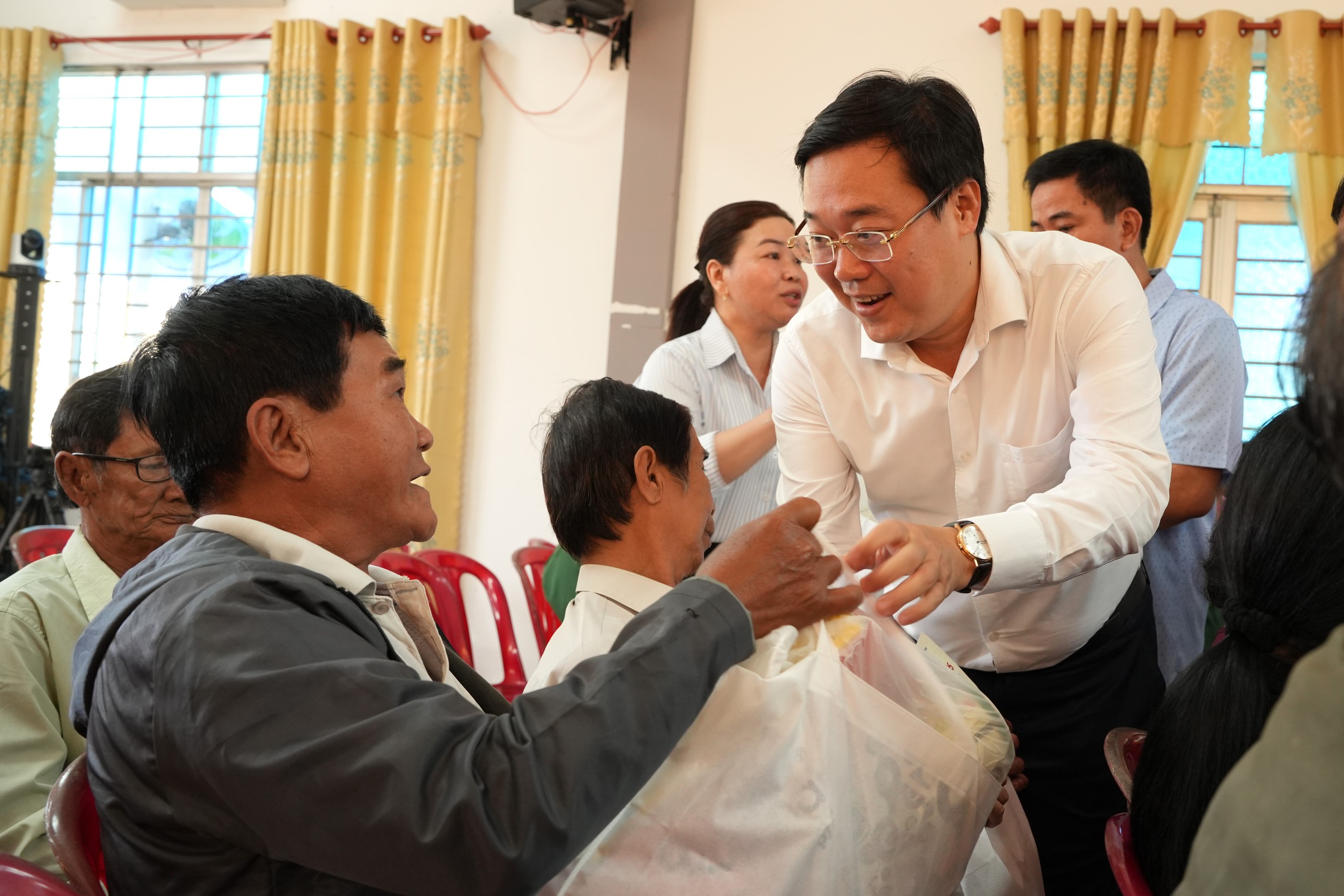 Lê Quốc Phong - Ảnh 1.