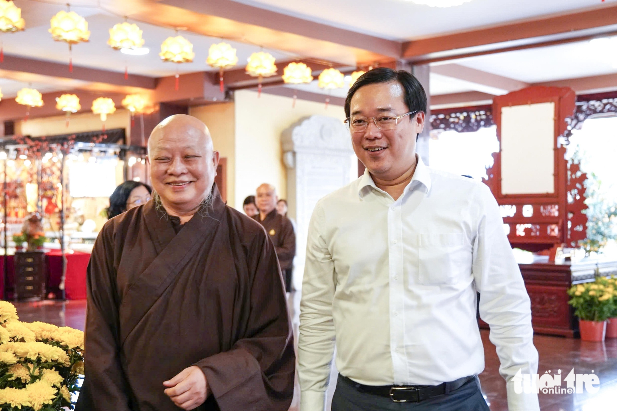Phó bí thư thường trực Thành ủy Lê Quốc Phong thăm, chúc Tết Giáo hội Phật giáo Việt Nam TP.HCM - Ảnh 1.