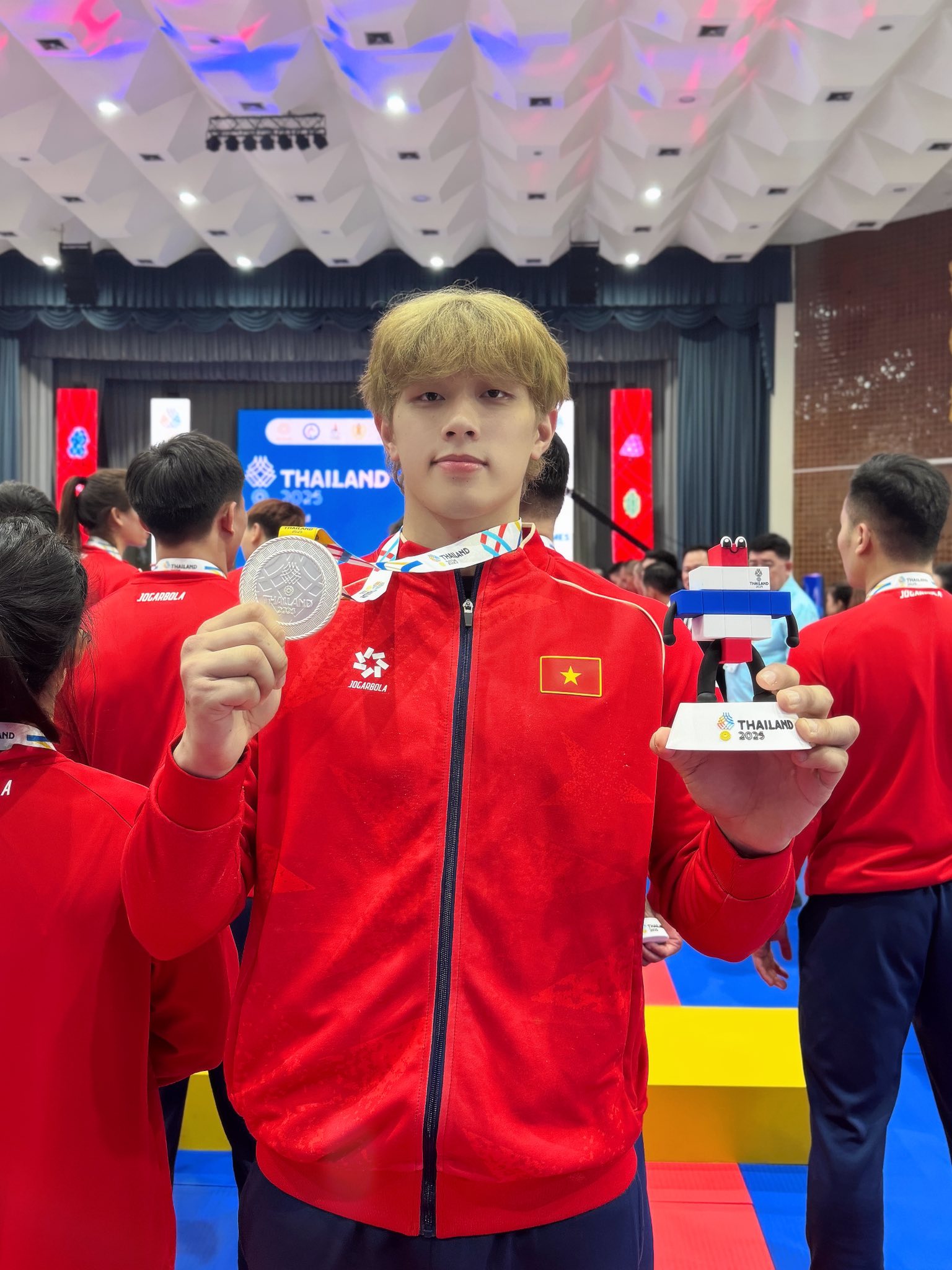 Phỏng vấn Tiển Triển - Hot boy 6 múi viral khắp cõi mạng: 