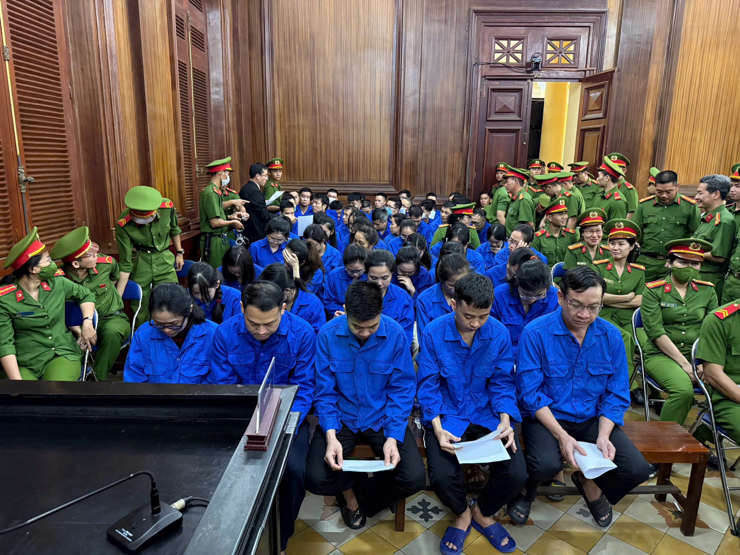 Phù phép độc chất bằng phiếu kiểm nghiệm khống - Ảnh 1. Phù phép độc chất bằng phiếu kiểm nghiệm khống - Ảnh 1.