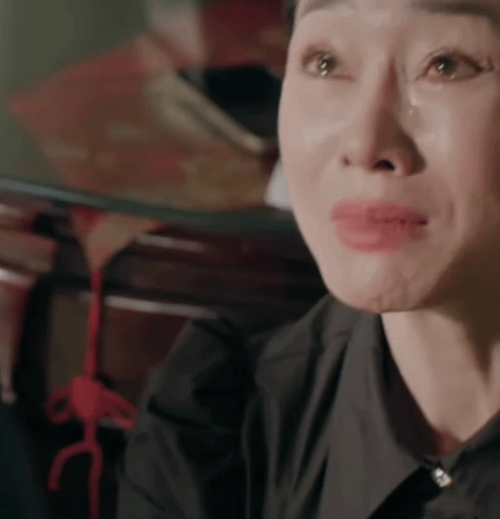 Mỹ nhân có đôi mắt buồn nhất Việt Nam lộ gương mặt khác lạ, ai nhìn cũng tiếc nhan sắc ngày xưa- Ảnh 2.