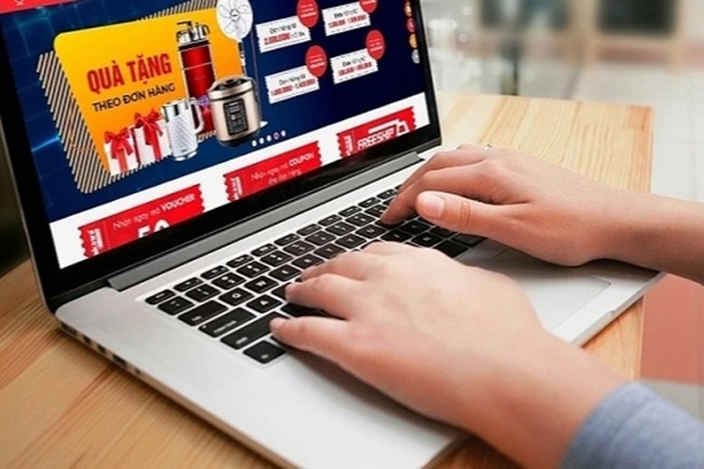 Sắm Tết 2026: Dân thắt chặt hầu bao, chợ mạng lấn lướt chợ truyền thống - 1