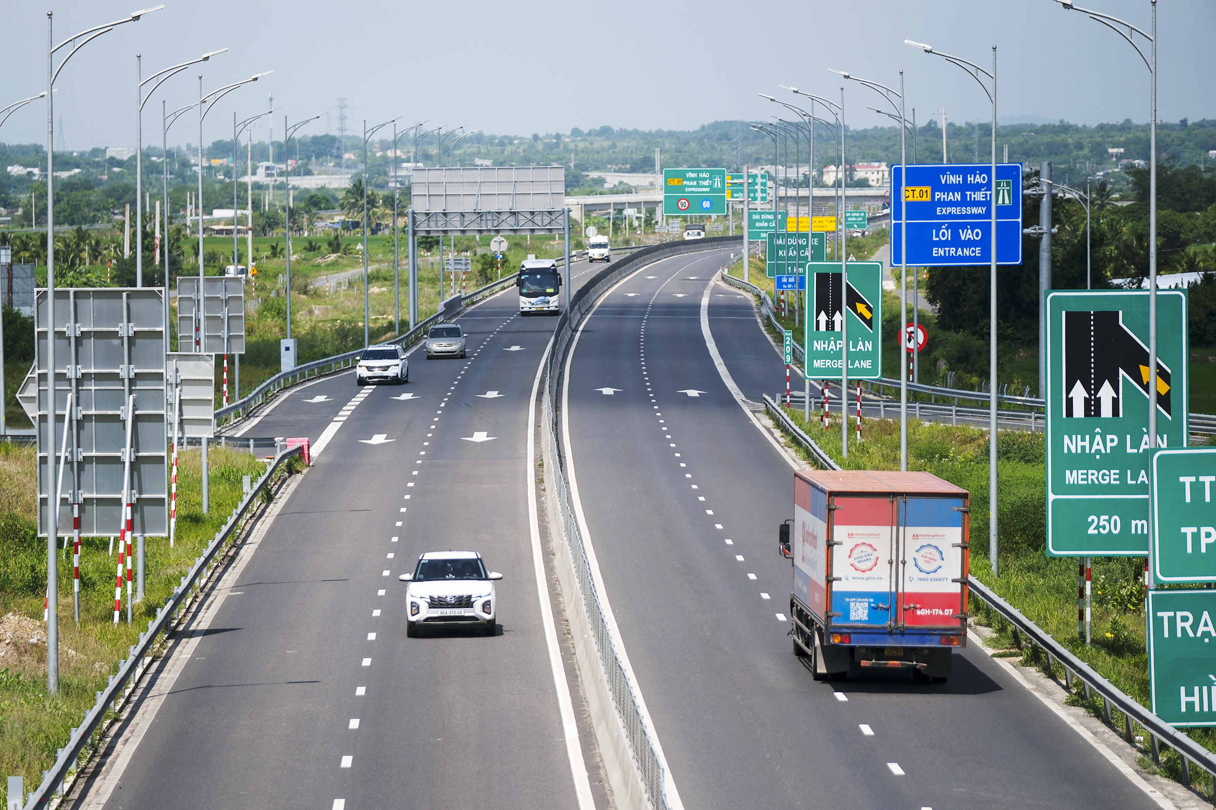 Sân bay Liên Khương tạm đóng cửa từ ngày 4-3: Du khách đi đường nào đến Đà Lạt? - Ảnh 1. Đà Lạt - Ảnh 1.