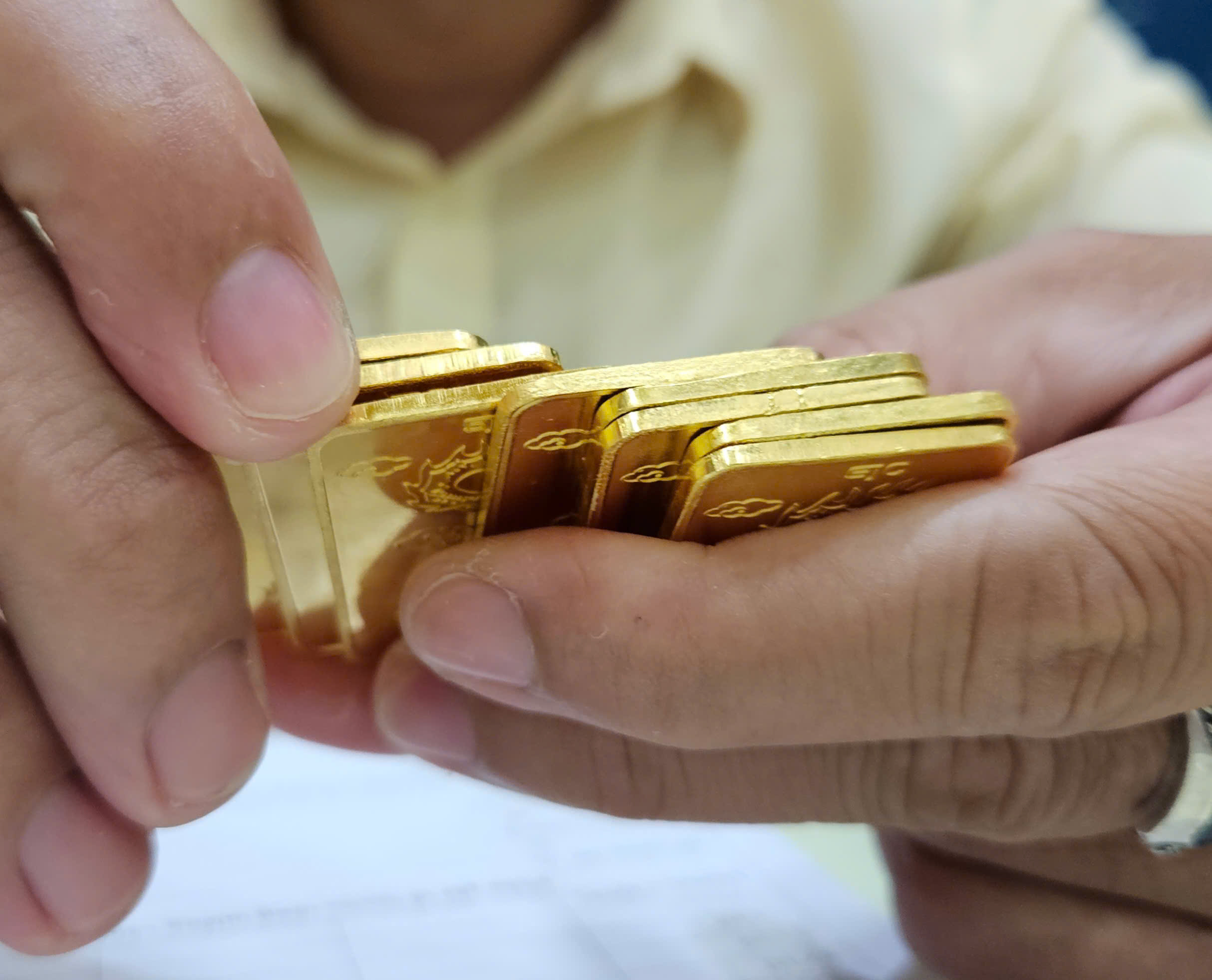 Giá vàng , bạc tăng mạnh ngày 23 - 2: Xu hướng mới trên thị trường tài chính - Ảnh 2. Giá vàng , bạc tăng mạnh ngày 23 - 2: Xu hướng mới trên thị trường tài chính - Ảnh 2.