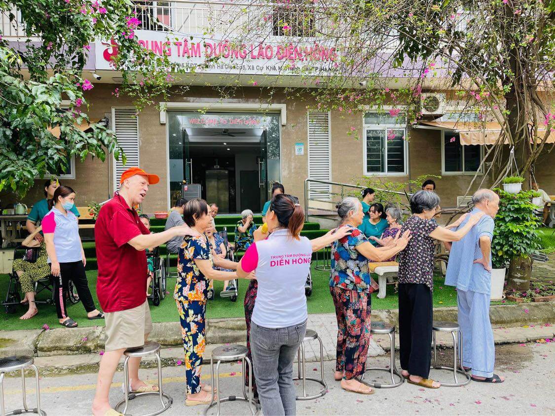 Bên trong viện dưỡng lão cao cấp ở Thủ đô: Sáng tập dưỡng sinh, chiều trị liệu, tối hát karaoke- Ảnh 1.
