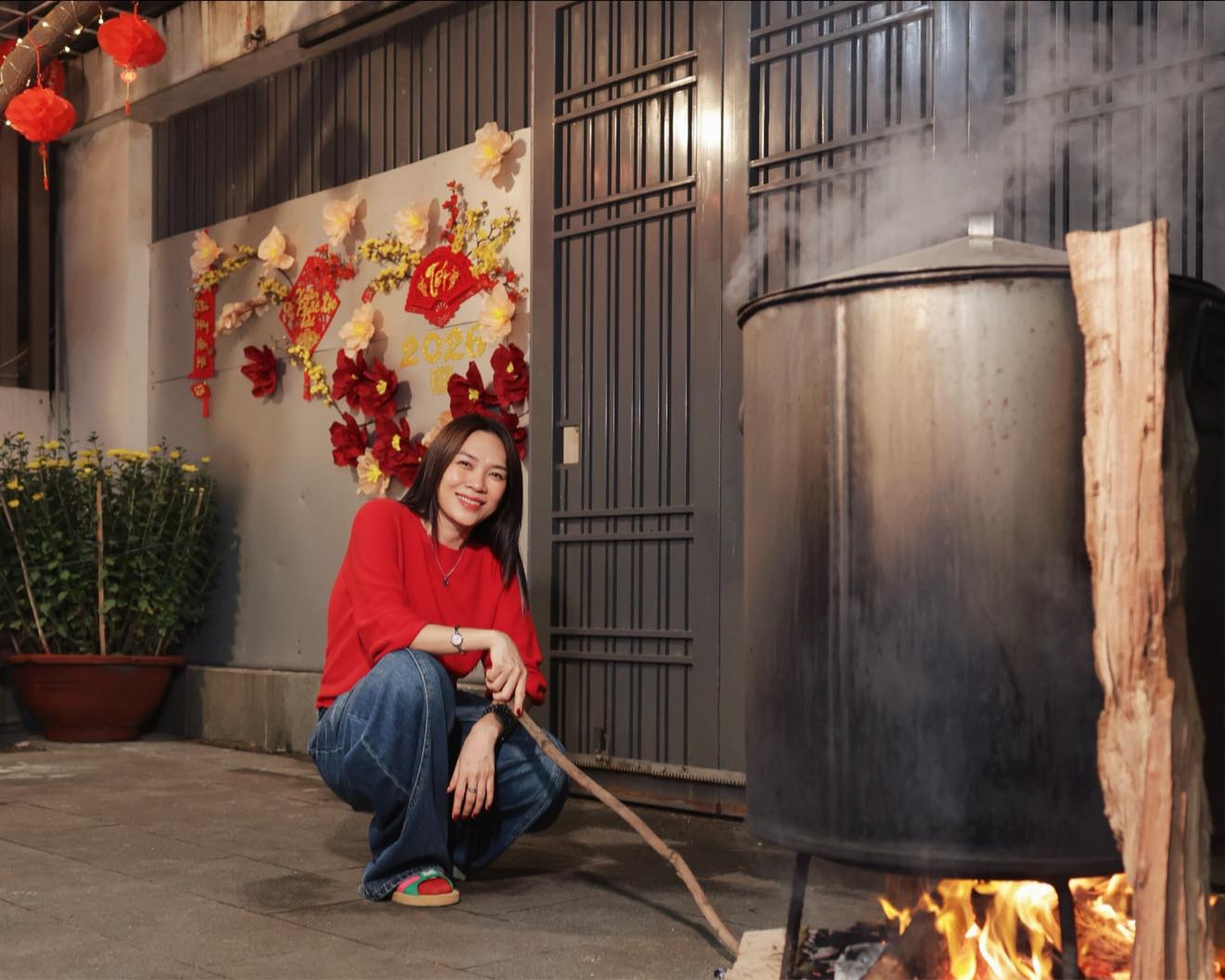 Sao đón giao thừa Tết Bính Ngọ: Bức ảnh gia đình Cường Đô La gây chú ý - 1 Sao đón giao thừa Tết Bính Ngọ: Bức ảnh gia đình Cường Đô La gây chú ý - 1