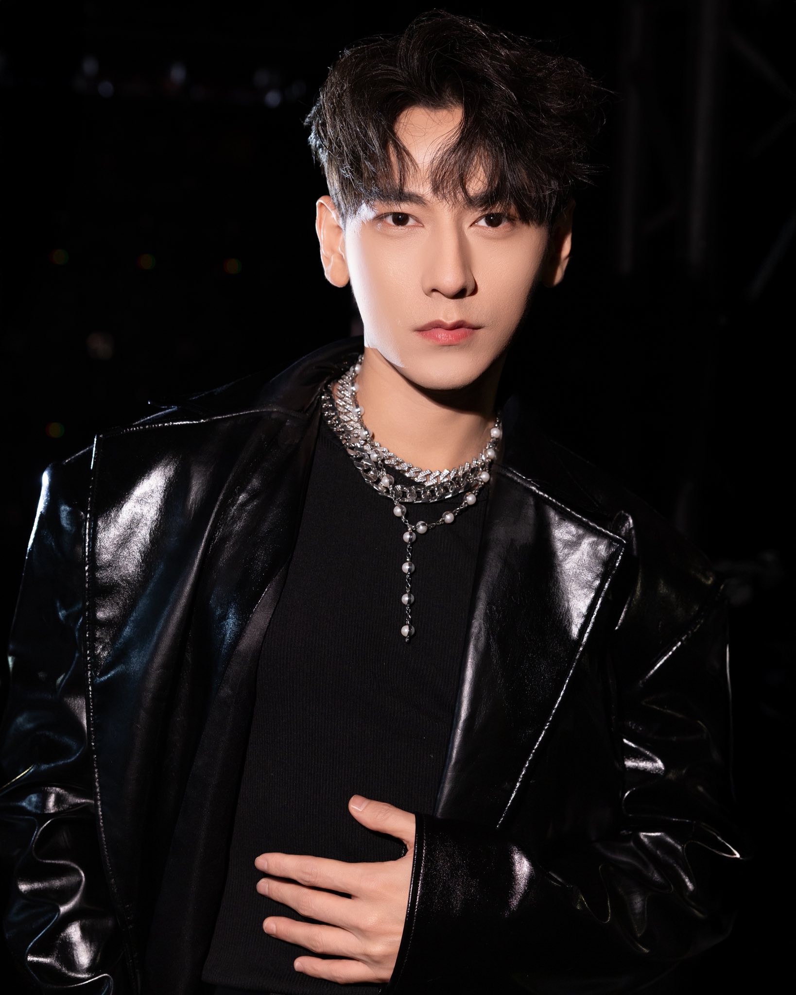 Showbiz Việt có mỹ nam chưa từng biết xấu: Đẹp như xé truyện bước ra, kỷ lục Top 100 nam thần Châu Á chưa ai phá vỡ- Ảnh 1.