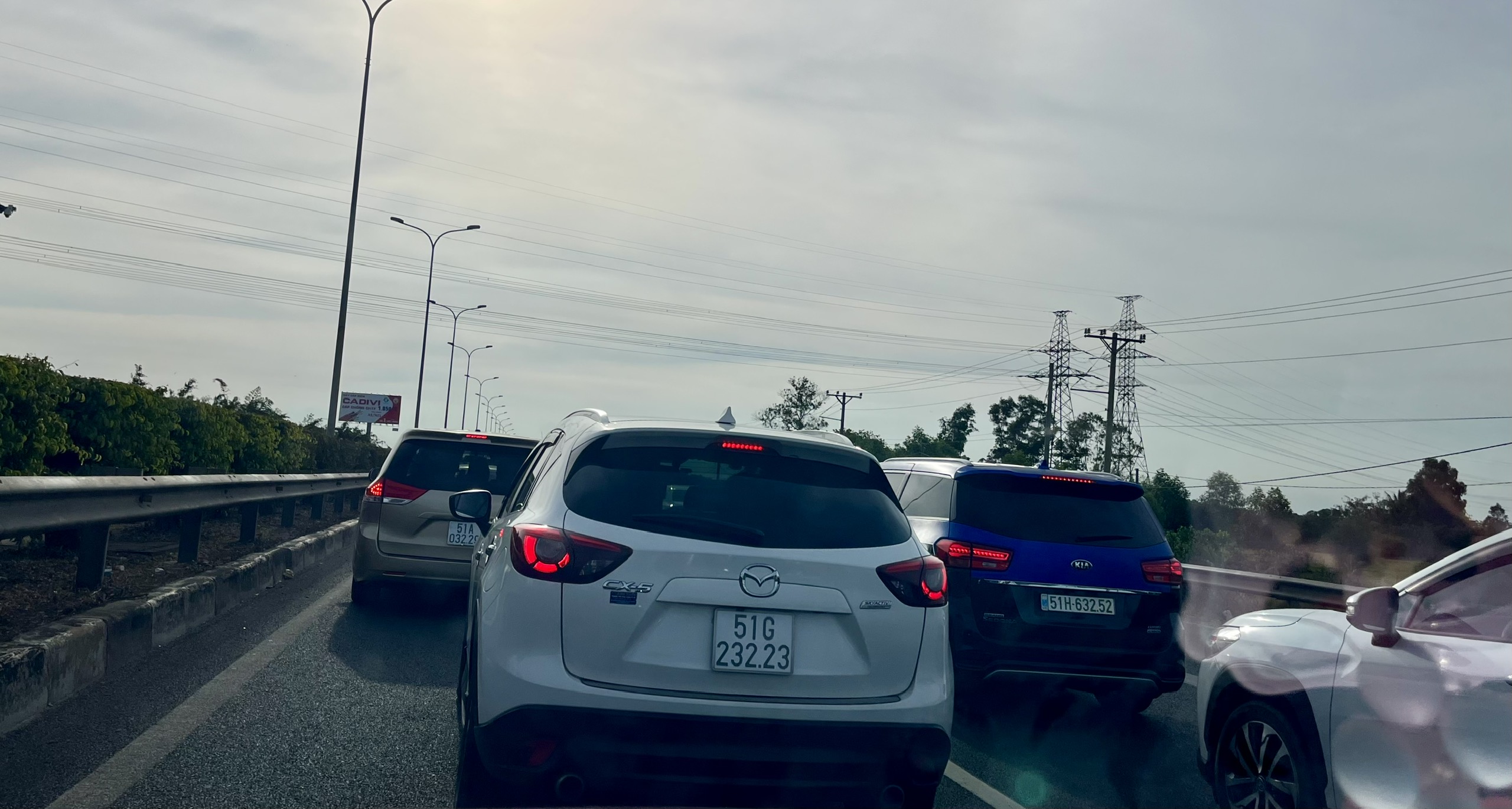 Làm gì để giảm ùn tắc giao thông? (*): Siết chế tài, phủ công nghệ - Ảnh 1. Làm gì để giảm ùn tắc giao thông? (*): Siết chế tài, phủ công nghệ - Ảnh 1.