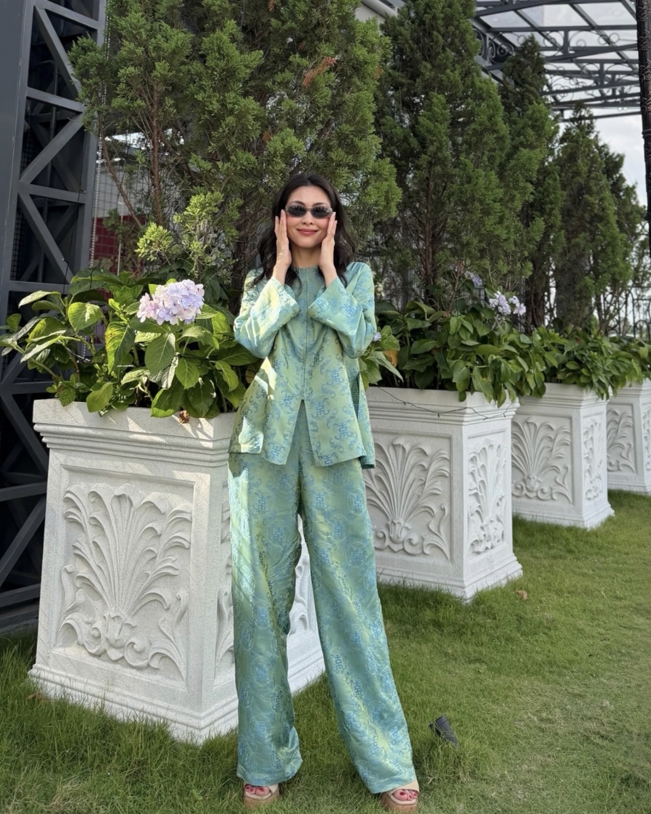 Đường đua áo bà ba sau mùa Tết tưng bừng của mỹ nhân Việt: Số 1 sắp thành dâu miền Tây luôn rồi!- Ảnh 9.