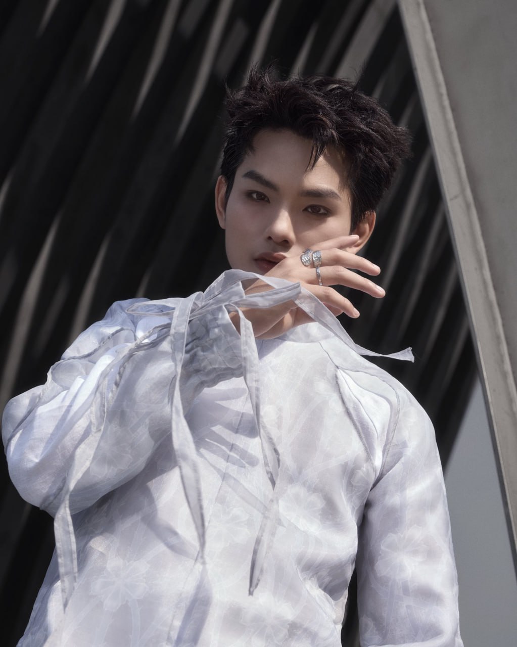 Chỉ 7 nghệ sĩ Việt làm được điều này trên Spotify: Sơn Tùng bị đàn em lấn lướt, nữ ca sĩ diễn ở Văn phòng Chính phủ là ngoại lệ- Ảnh 2.