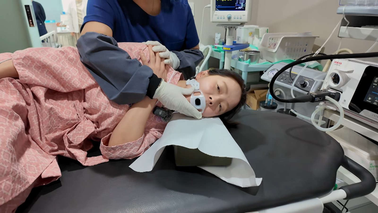 Sốc: Song Ji Hyo nội soi phát hiện bất thường nguy cơ ung thư- Ảnh 2. Sốc: Song Ji Hyo nội soi phát hiện bất thường nguy cơ ung thư- Ảnh 2.