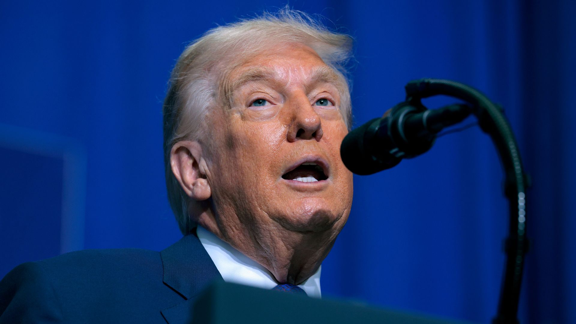 Trump ra lệnh công khai hồ sơ về vật thể bay không xác định! Các nhà khoa học cảnh báo: Sự thật có thể đáng sợ hơn tưởng tượng- Ảnh 1.